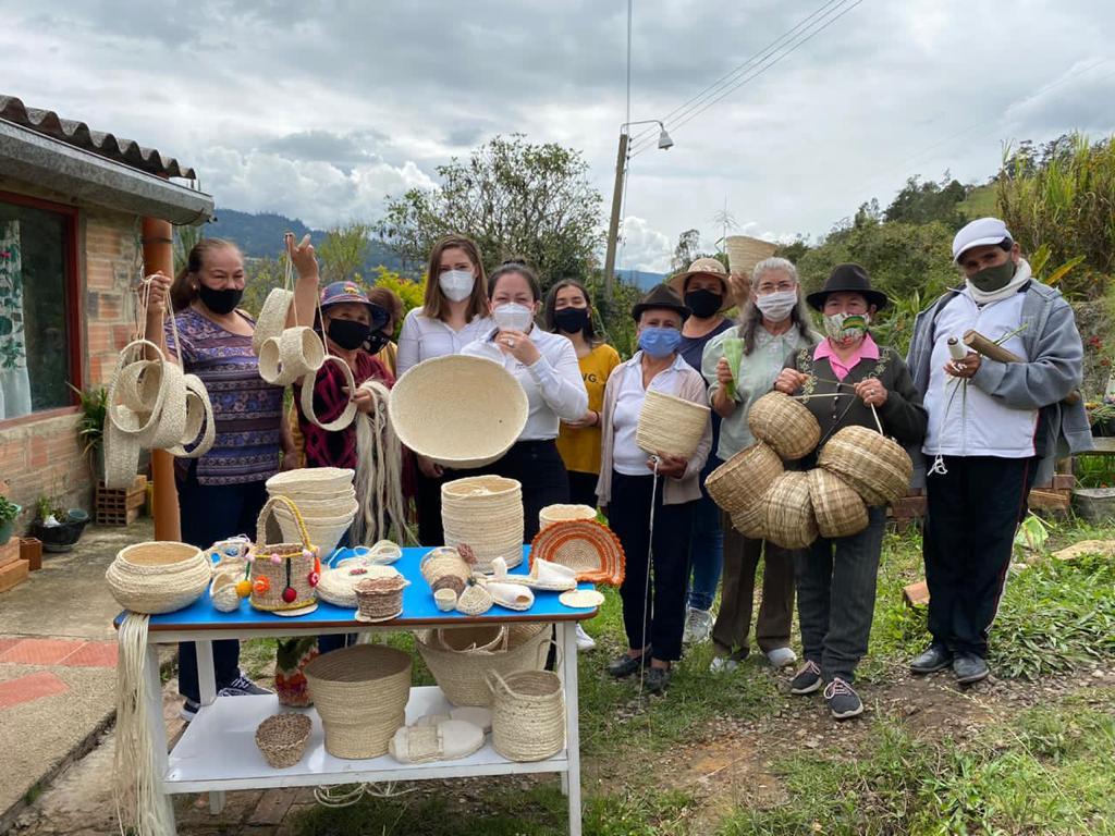 SERVICIO AL CLIENTE En Jenesano, Colombia los artesanos no quieren dejar morir sus tradiciones SERVICIO AL CLIENTE