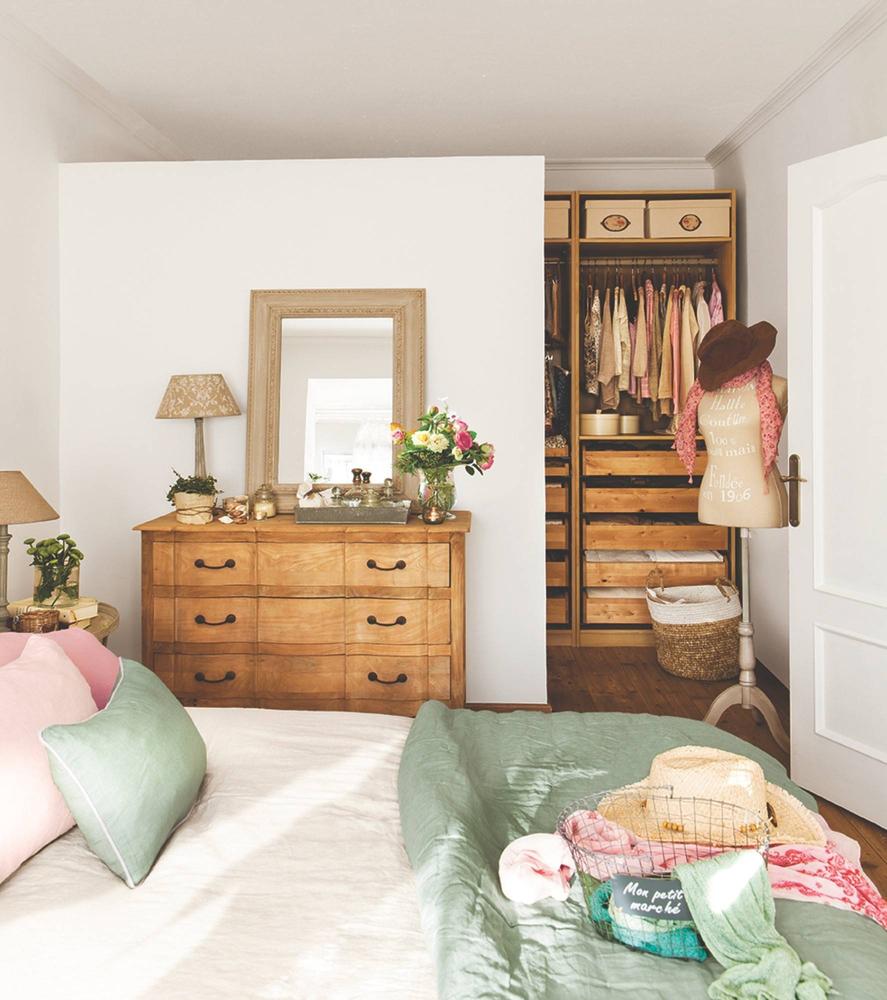 The best dressers for storing clothes in your bedroom 