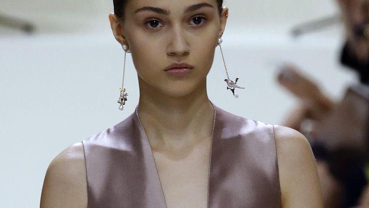 Maria Grazia Chiuri rend hommage aux ateliers Dior et au savoir-faire haute couture 