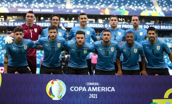 La FIFA intimó a Uruguay para que retire dos estrellas de su camiseta de fútbol 
