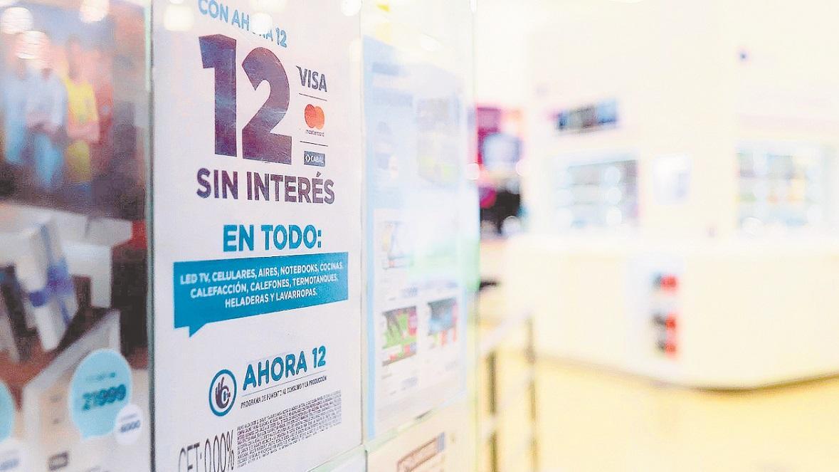 Tarjetas no bancarias cobran seis veces más caro que el Ahora 12 