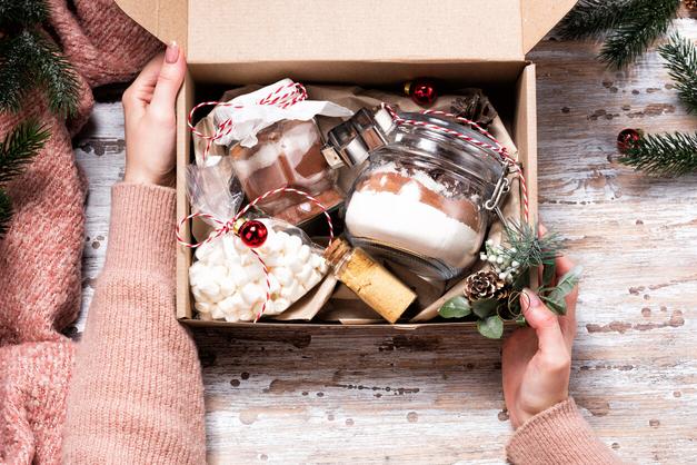 The best gift is a homemade Christmas basket: 81 ideal recipes and how to present them