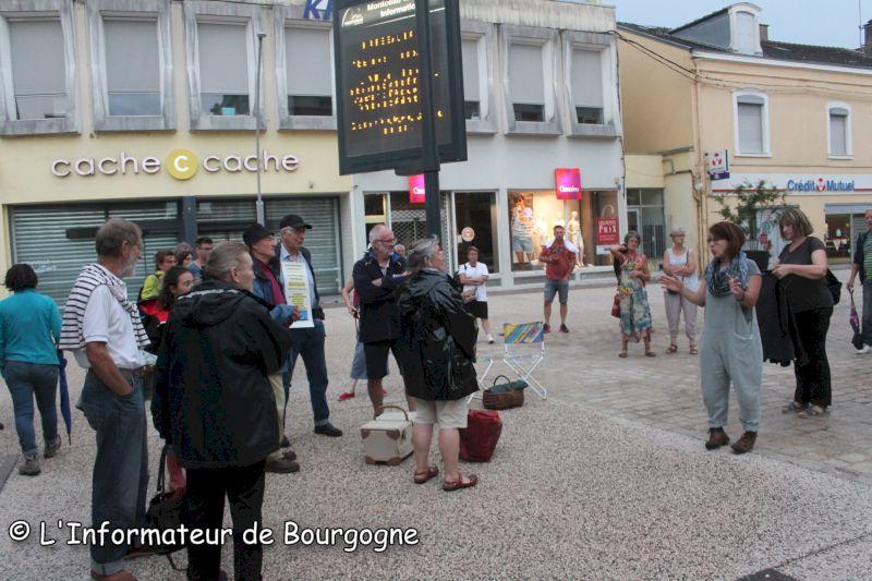 Montceau – Les anti pass sanitaire libres de se restaurer dans la rue