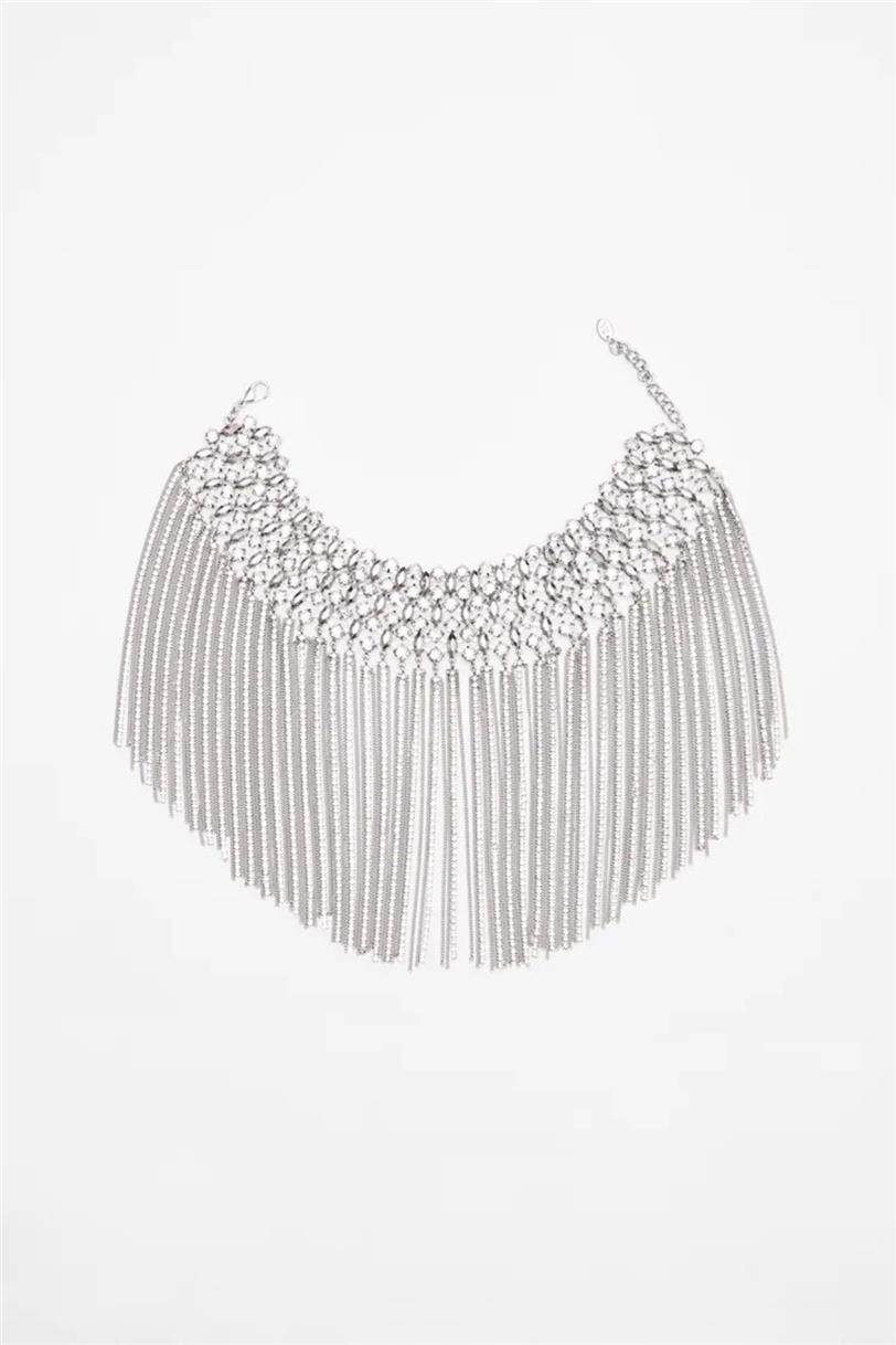 Rocío Osorno tiene el collar en cascada (de Zara) que transformará de forma mágica cualquier estilismo 