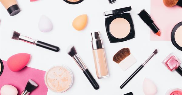 Lifestyle Lifestyle 7 consejos para renovar tus cremas y maquillajes aprovechando el Black Friday