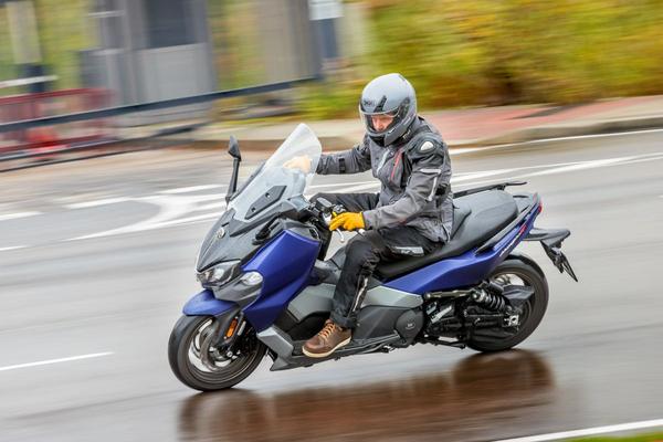 Cómo combatir el frío en moto: prendas calefactables 