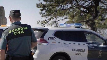Sucesos Málaga Buscan a dos hombres que atracaron a punta de pistola un salón de juegos de Coín 