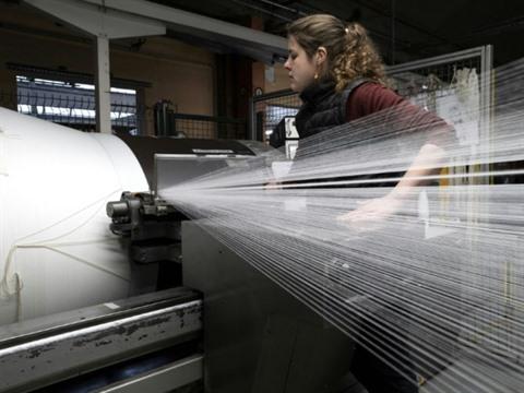 France: en Alsace, l'industrie textile relocalisée devient une filière d'avenir 