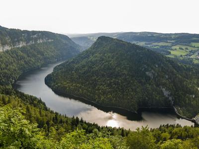 [36/42] A Vaud l’eau - Au fond du canyon du Doubs règnent calme et volupté 