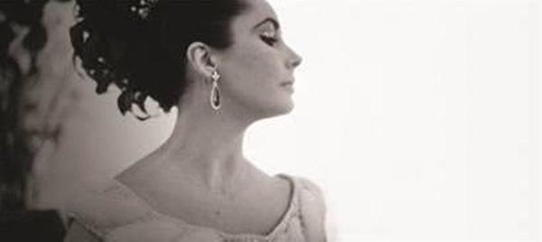 The auction of jewelry and objects of Elizabeth Taylor raises 120 million euros
