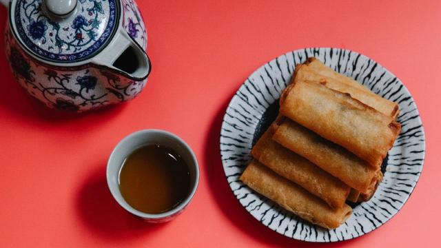 Why are spring rolls eaten at Chinese New Year? We tell you everything and how to prepare them