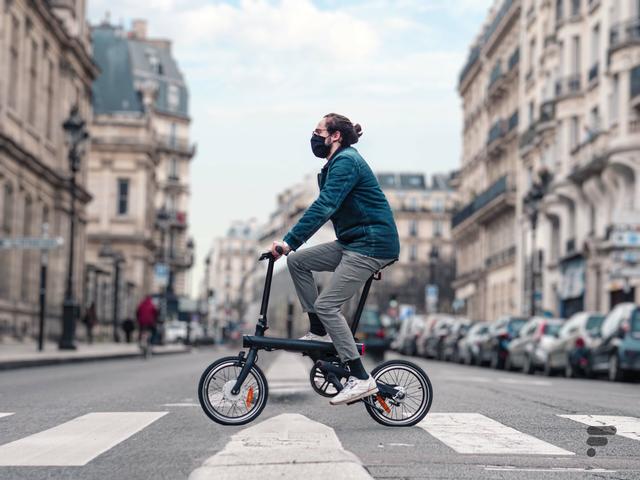 Test du Xiaomi Mi Smart Electric Folding Bike : tout mignon, très pratique et bon marché