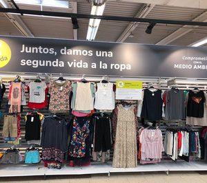 Carrefour y Alcampo venden ropa de segunda mano en sus hipermercados - Noticias de Alimentación en Alimarket, información económica sectorial