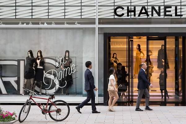 Why does the luxury sector grow in times of crisis?