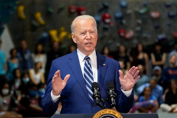 Joe Biden insulte un journaliste à la Maison-Blanche - Rolling Stone 