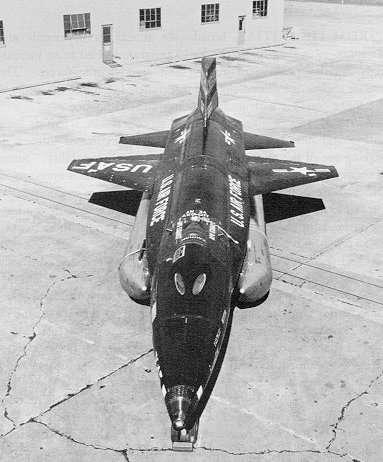 Avec le X-15, l'avion fusée entre dans l'aventure spatiale 