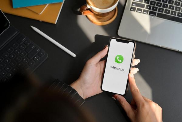 WhatsApp experimenta con la función de contactar con negocios cercanos, ¿cómo?