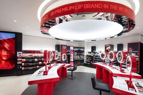  Retailers | MAC Cosmetics se reinventa en el Queens Center de Nueva York en tiempos de Covid Newsletter de Infotaller