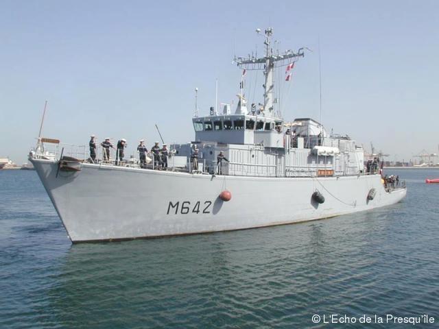 Saint Nazaire. The Cassiopeian minehunter in port of call