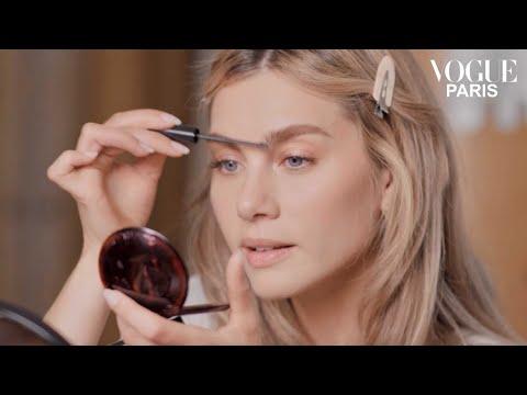 Vidéo : comment calquer le make-up naturel d'une Parisienne en 10 minutes chrono ?