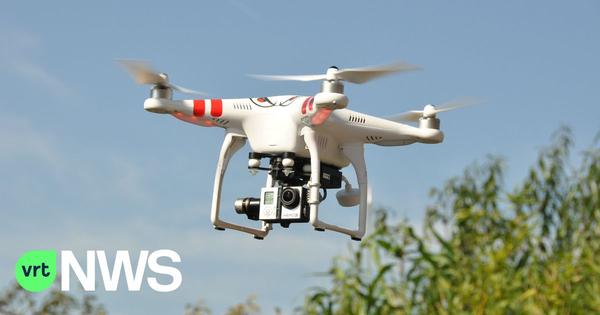 Mag je met een drone boven je tuin vliegen? Niet altijd Meer nieuws Meest gelezen Meest gelezen Volg VRT NWS Meld nieuws Mobiele App Informatie Contact 