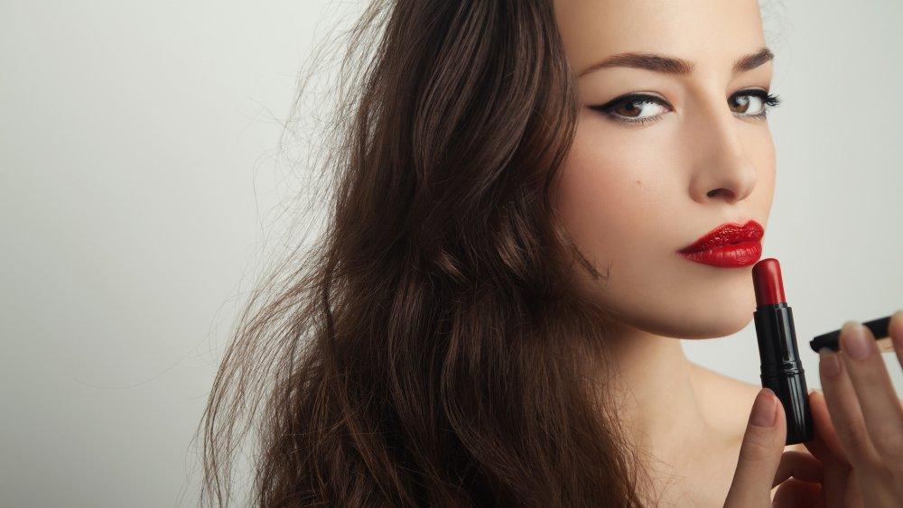 Conseil maquillage : comment bien choisir mon rouge à lèvres ? 