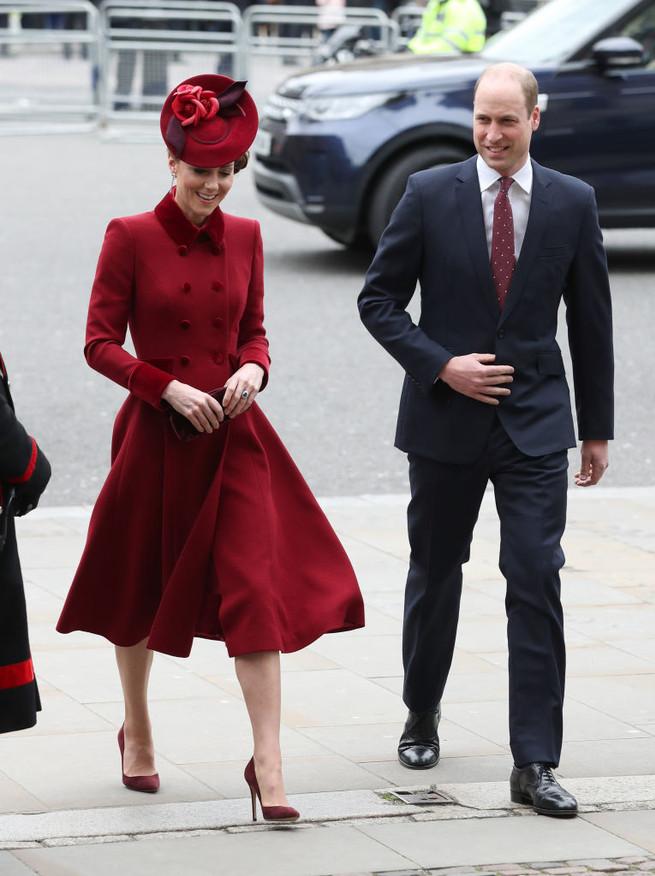 Los trucos más ingeniosos que usan las 'royals' con su ropa: faldas a prueba de viento, zapatos antitropiezos 