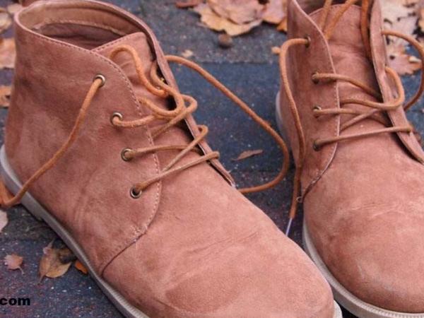 How to clean leather or suede boots