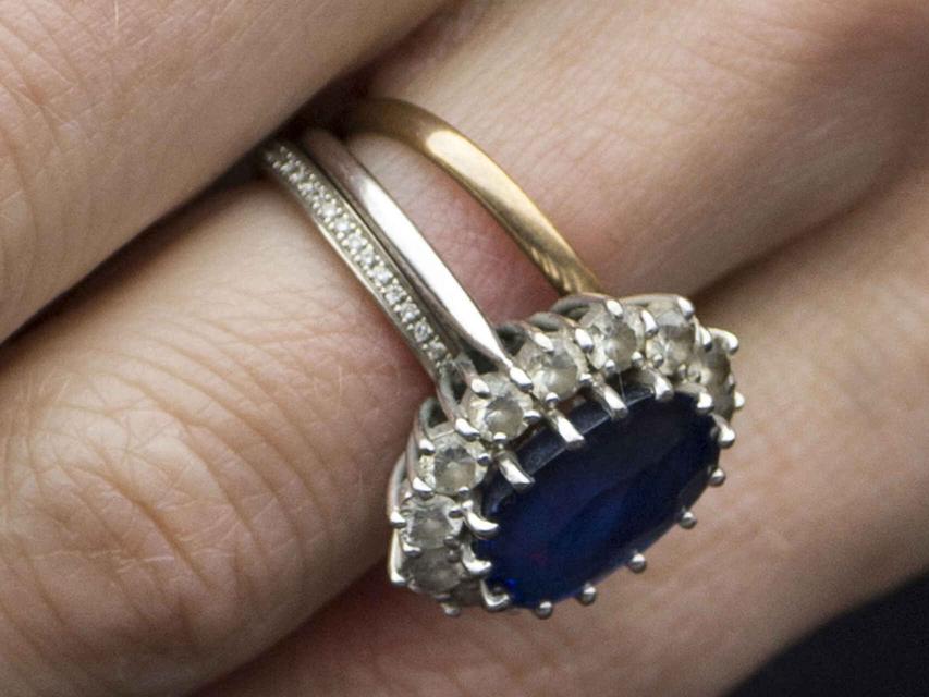 Corazón Abrimos el impresionante joyero de Diana de Gales: del anillo de zafiros a la tiara de la familia Spencer 