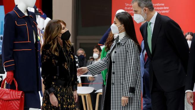 Letizia uses the Parisian 'Chic' style for the inauguration of Fitur Letizia resorts to the Parisian 'chic' style for the inauguration of Fitur
