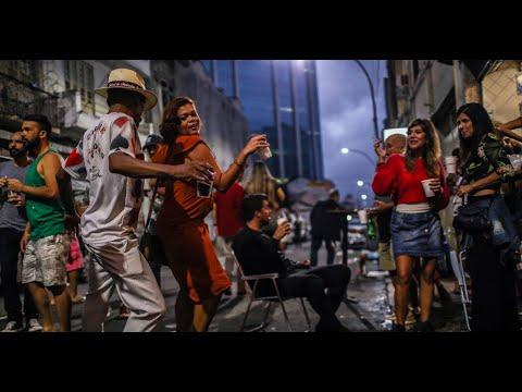‘Somos la esencia de Río’: las fiestas vuelven a los bares ‘de pies sucios’ de la ciudad brasileña
