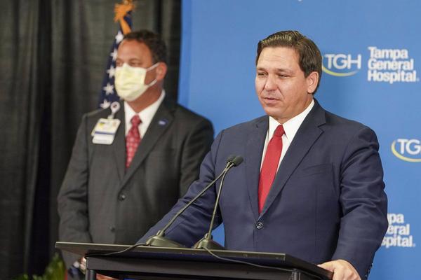 Las mascarillas seguirán siendo obligatorias en las escuelas de Florida: Juez anula orden del gobernador Ron DeSantis 