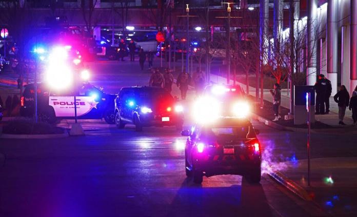 Tiroteo deja 4 heridos en centro comercial cerca de Chicago