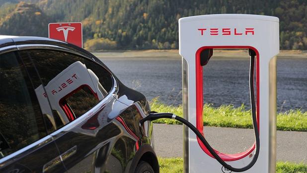Tesla proporcionará una red de súper carga para todos los vehículos eléctricos 