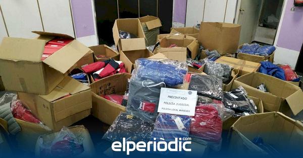 The Local Police of Manises seizes more than 3,500 counterfeit clothing items that were sold online