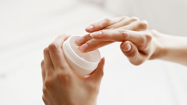 Hidratar, iluminar y renovar: rutinas caseras y tratamientos no invasivos para cuidar la piel antes del verano