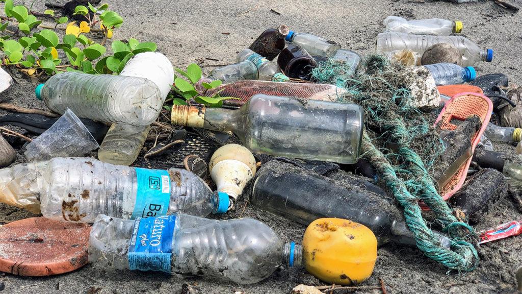 Big brands' new plan for plastic waste: dump and burn | AméricaEconomía | AméricaEconomía 