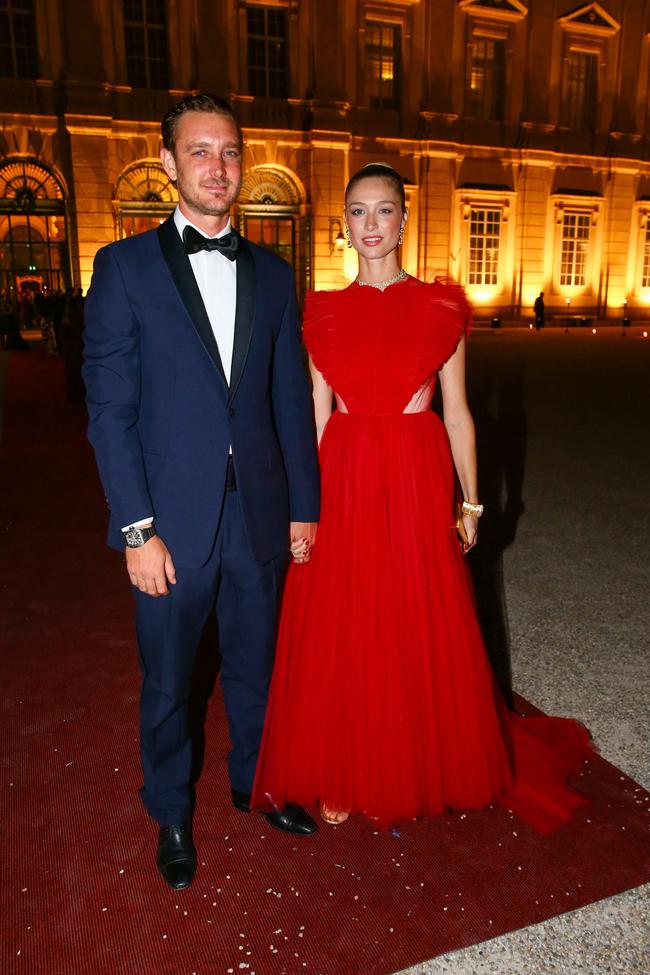 Beatrice Borromeo o por qué un vestido rojo es una muy buena inversión de moda