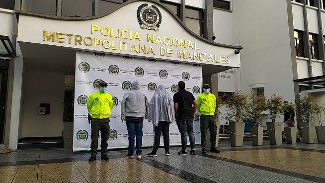 Three men accused of stealing a apartment in Manizales 