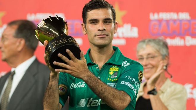 Cruz Azul felicita a lo Spider-Man al Atlas tras su segundo título de Liga MX