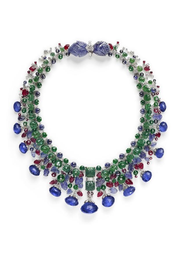To the modernity of jewelry through Islamic art