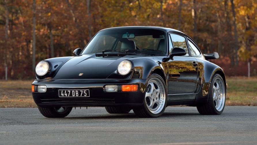 Na prodej je Porsche 911 Turbo z filmu Mizerové 