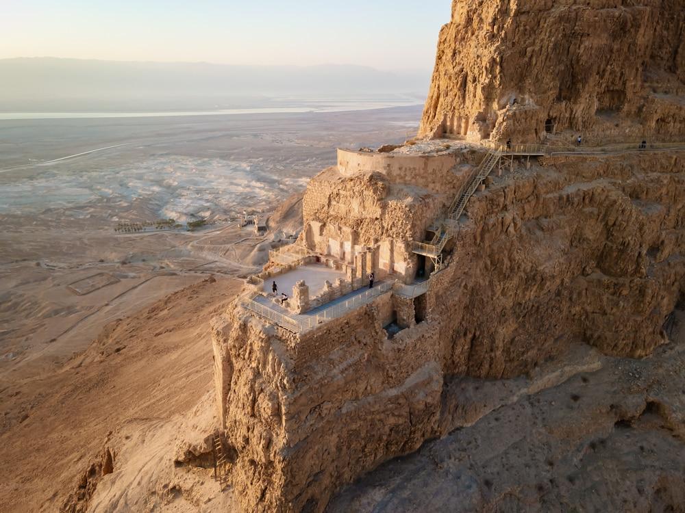 Massada, la forteresse légendaire du désert de Judée 