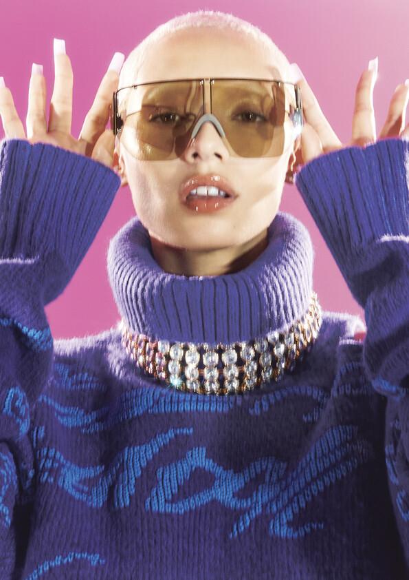 La nueva colección de H&M Studio nos traslada a la estética del 2000 con prendas de mucho volumen y encima sostenibles
