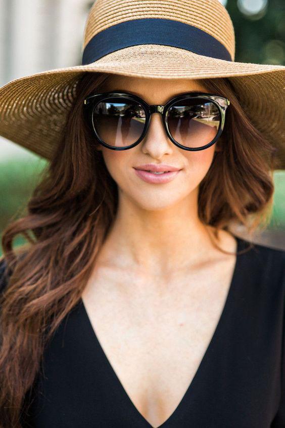 Sombreros y gafas, accesorios ideales para lucir en verano