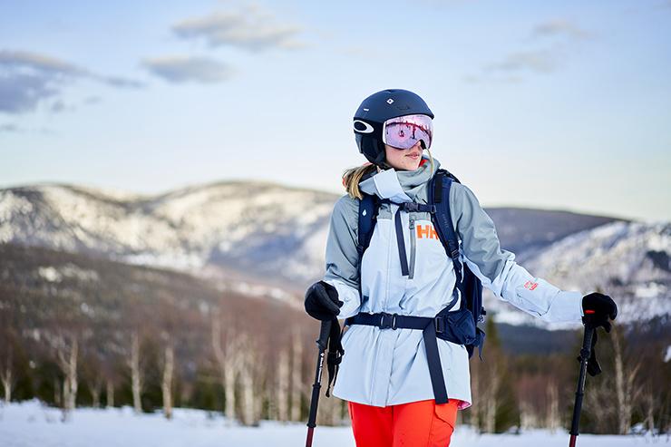 Sports Experts Ski alpin et ski de randonnée : bien s’équiper de la tête aux pieds 