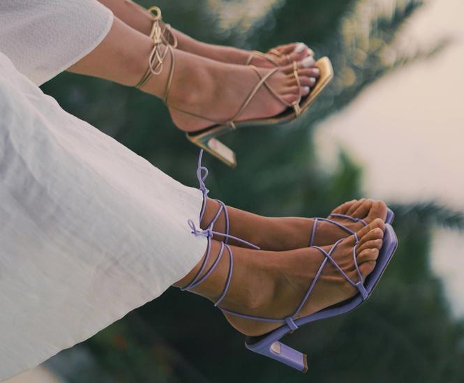 Esperar más de un mes para recibir tus sandalias: Alohas y el 'boom' de las marcas que producen bajo pedido 