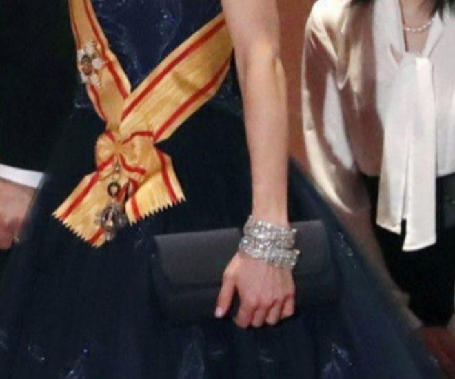 Bye, bye, bisutería: la reina Letizia desayuna con diamantes 