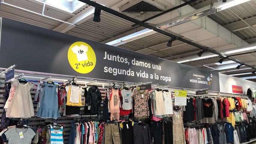 Carrefour tests the sale of second-hand clothing in the Spanish market