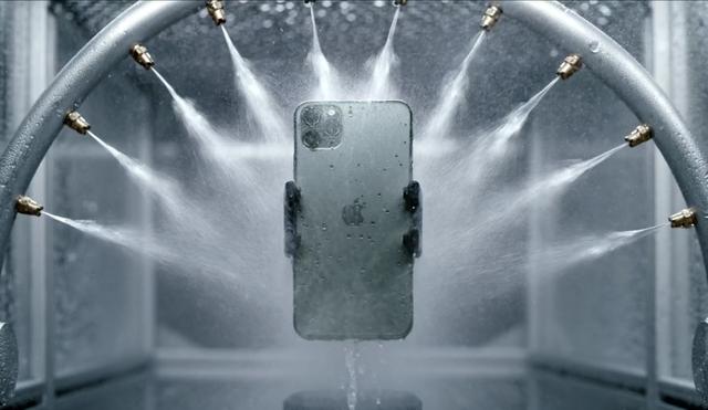 Apple est poursuivi en class action : l’iPhone est vendu résistant à l’eau, mais pas garanti sur ce point 